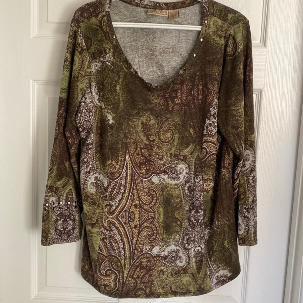 Brown and green top